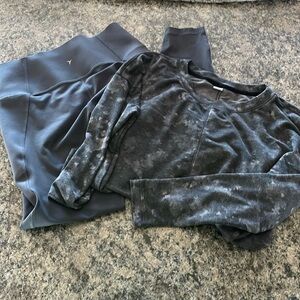 Old navy active pants and top grey M